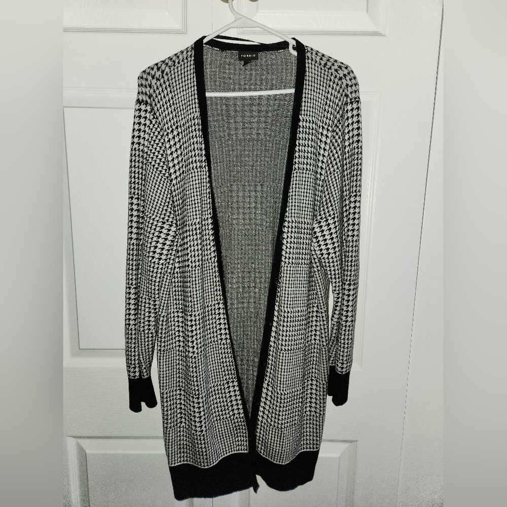 Torrid houndstooth cardigan